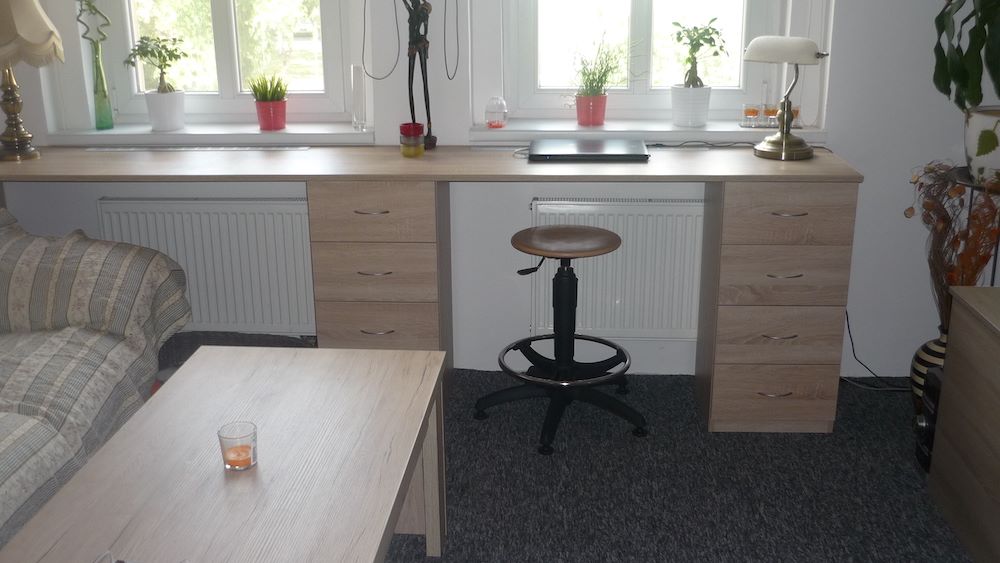 Skříně a nábytek