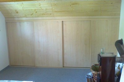 Skříně a nábytek