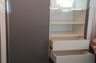 Skříně a nábytek