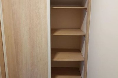 Skříně a nábytek