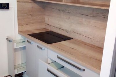 Skříně a nábytek